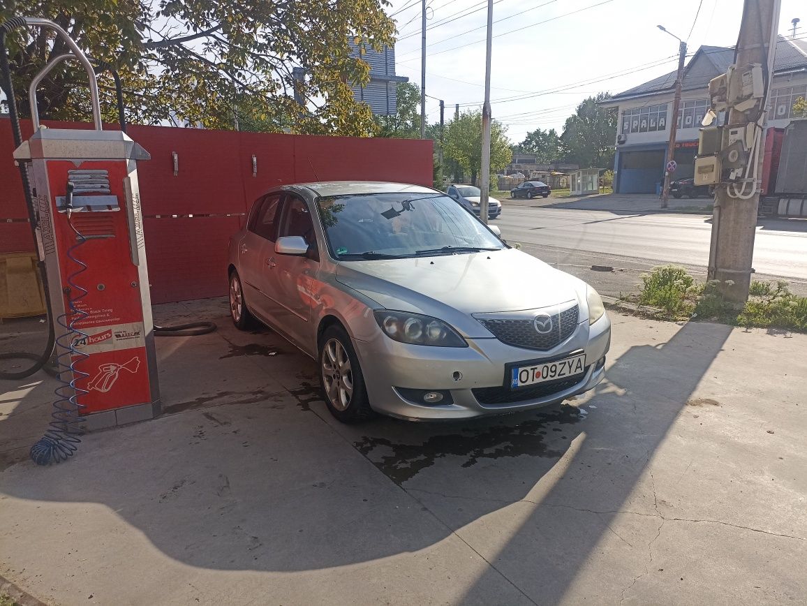 Vând Mazda 3 An 2004 benzina