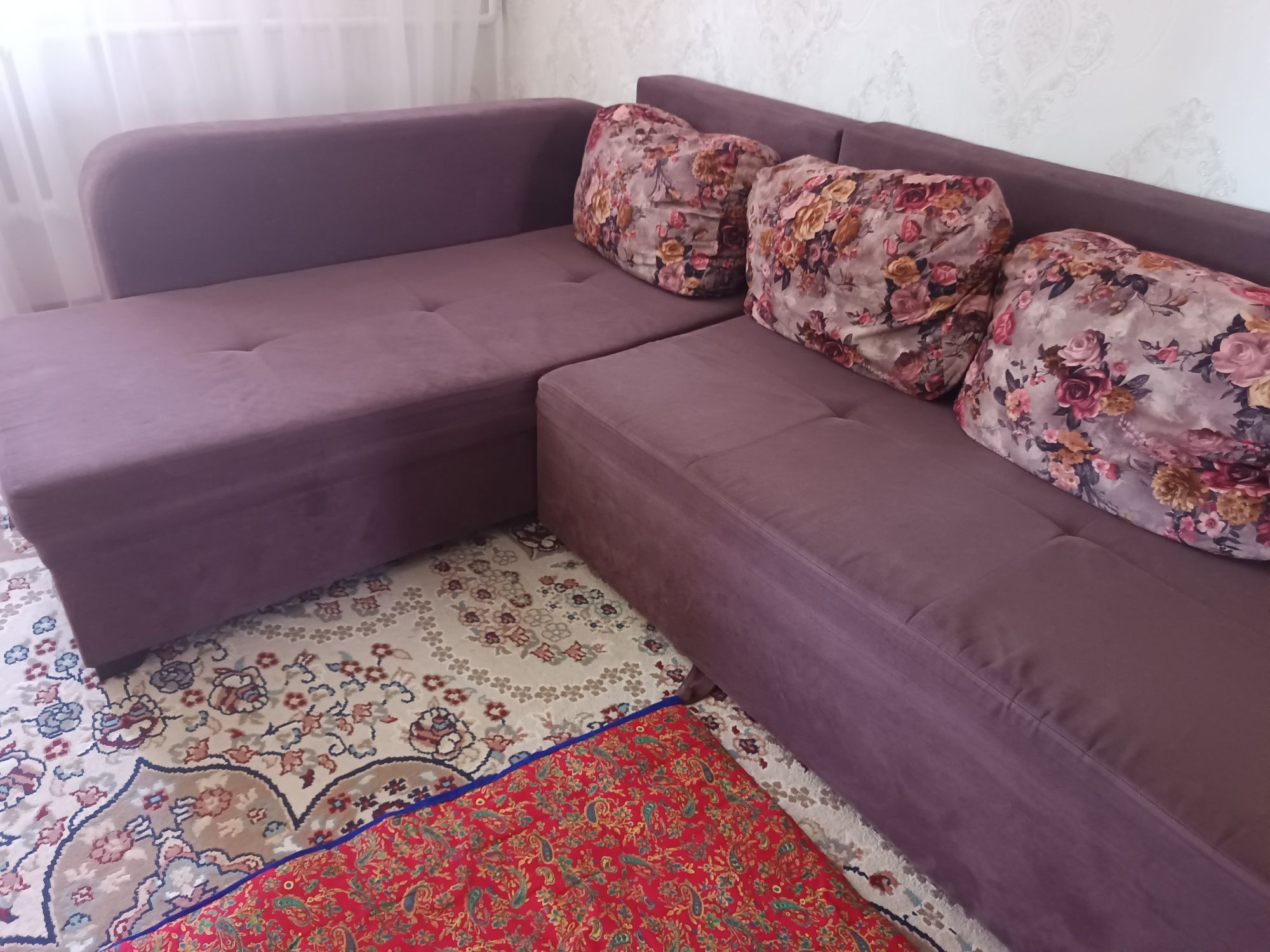 Продам срочно  диван !