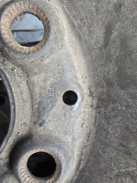 Зимни гуми с джанти за Мерцедес 185/65R15