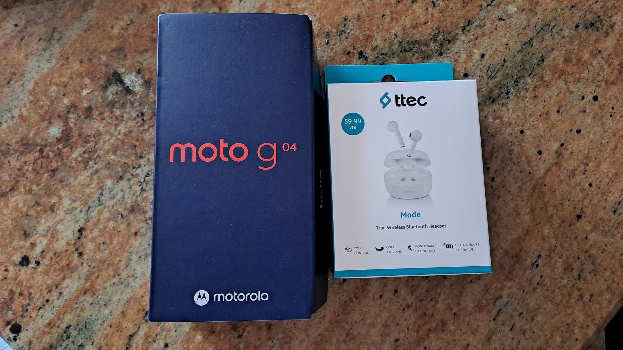 Motorola moto g04 - green/ зелен + подарък слушалки ttec