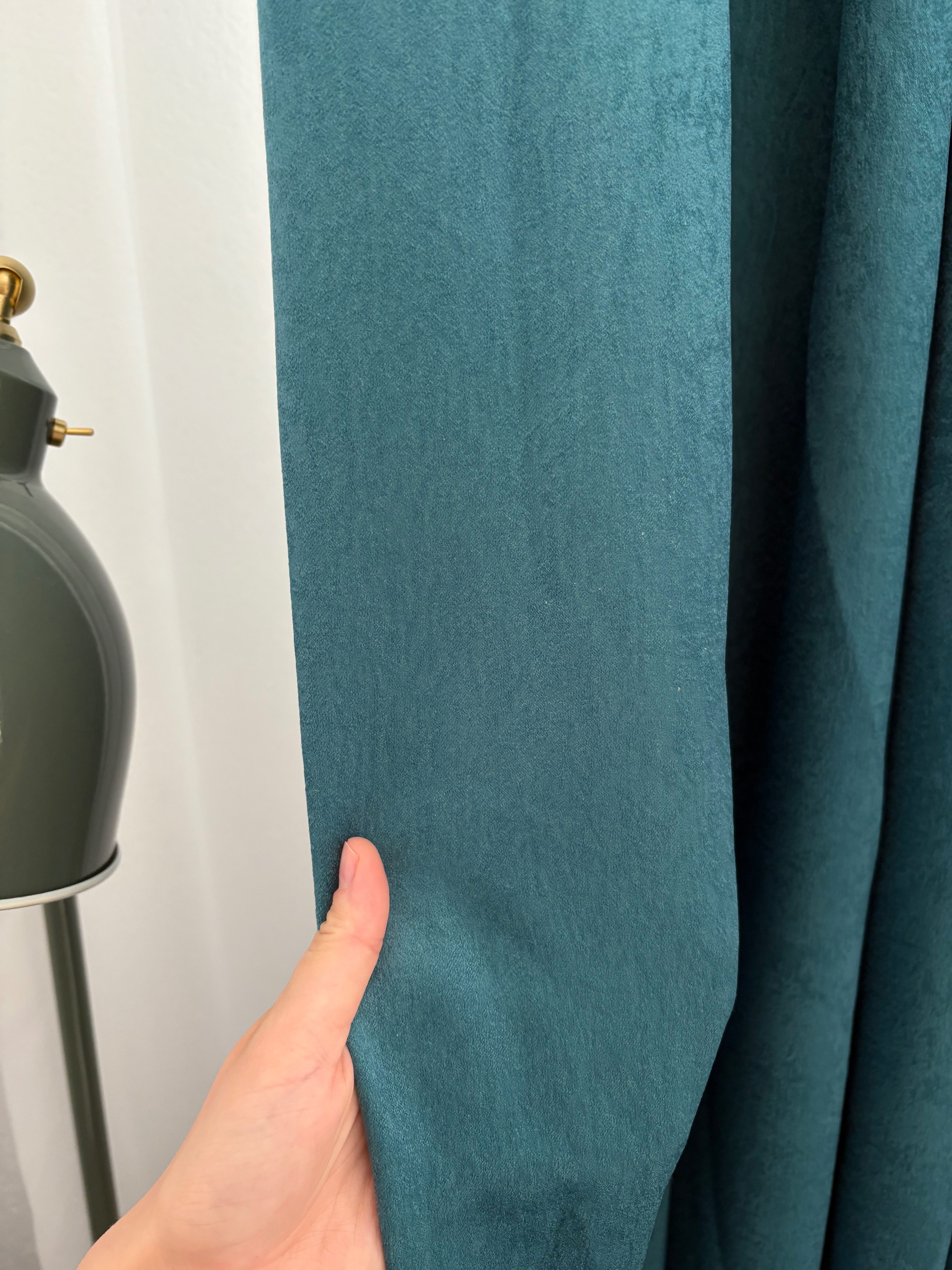 Vând Set draperii a câte două bucăți de 2,5 / 3m - dispun de 3 seturi