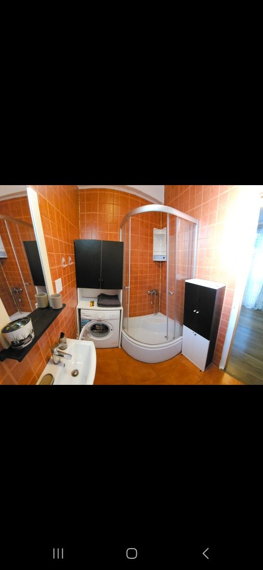Particular închiriez garsoniera