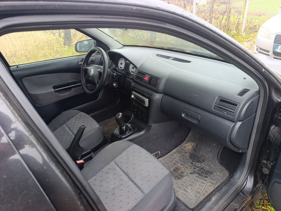 skoda octavia 1 1.6 benzina