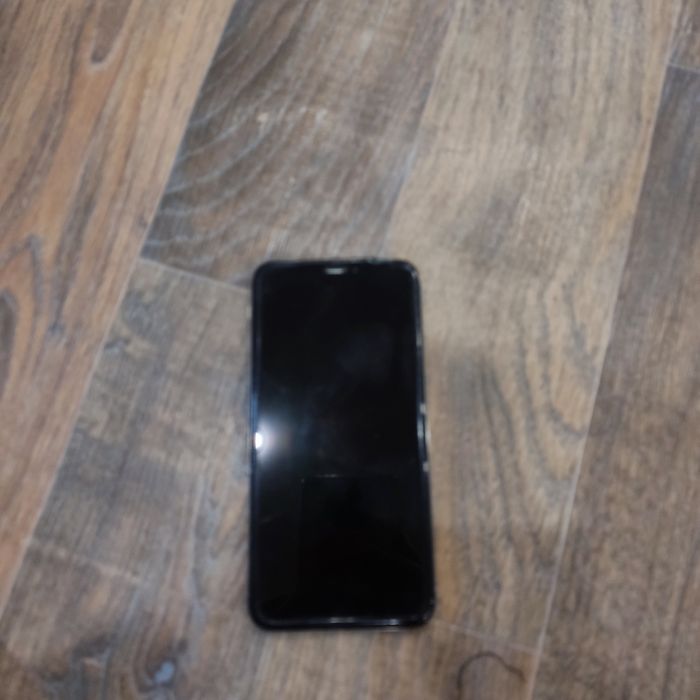 Продам айфон XS в идеальном состоянии Акум оригинал 100%