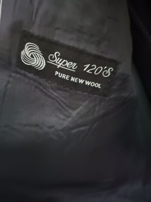 Елегантен мъжки костюм