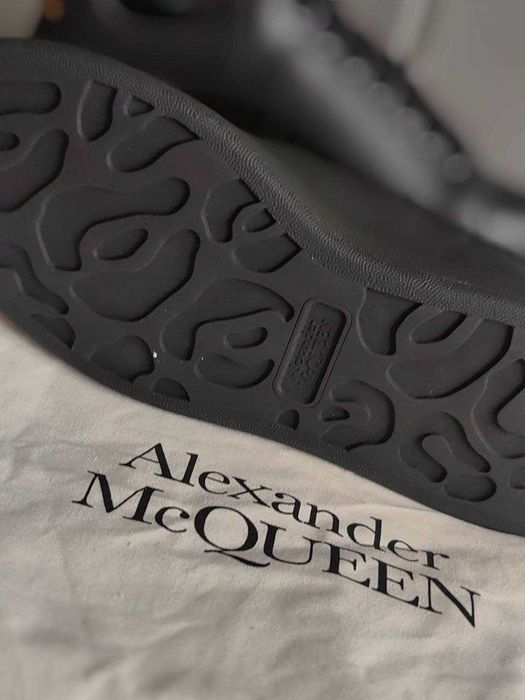 Обувки Alexander McQueen кецове сникърси маратонки