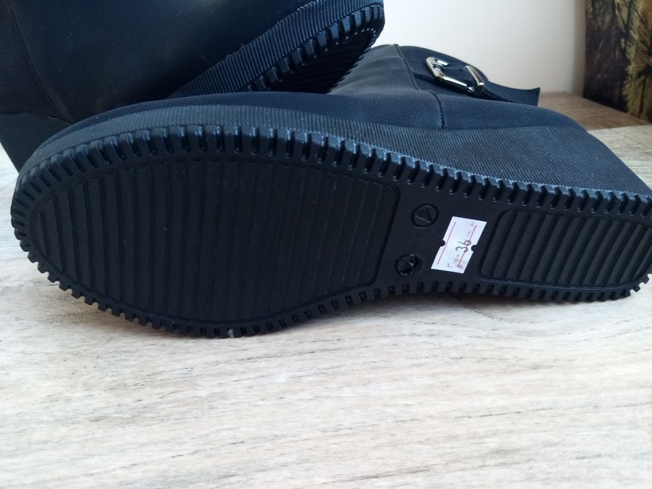 Дамски черни зимни боти обувки на платформа 36 номер