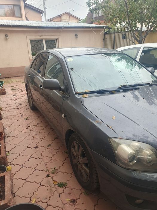Vând Toyota Avensis 2.2 diesel
