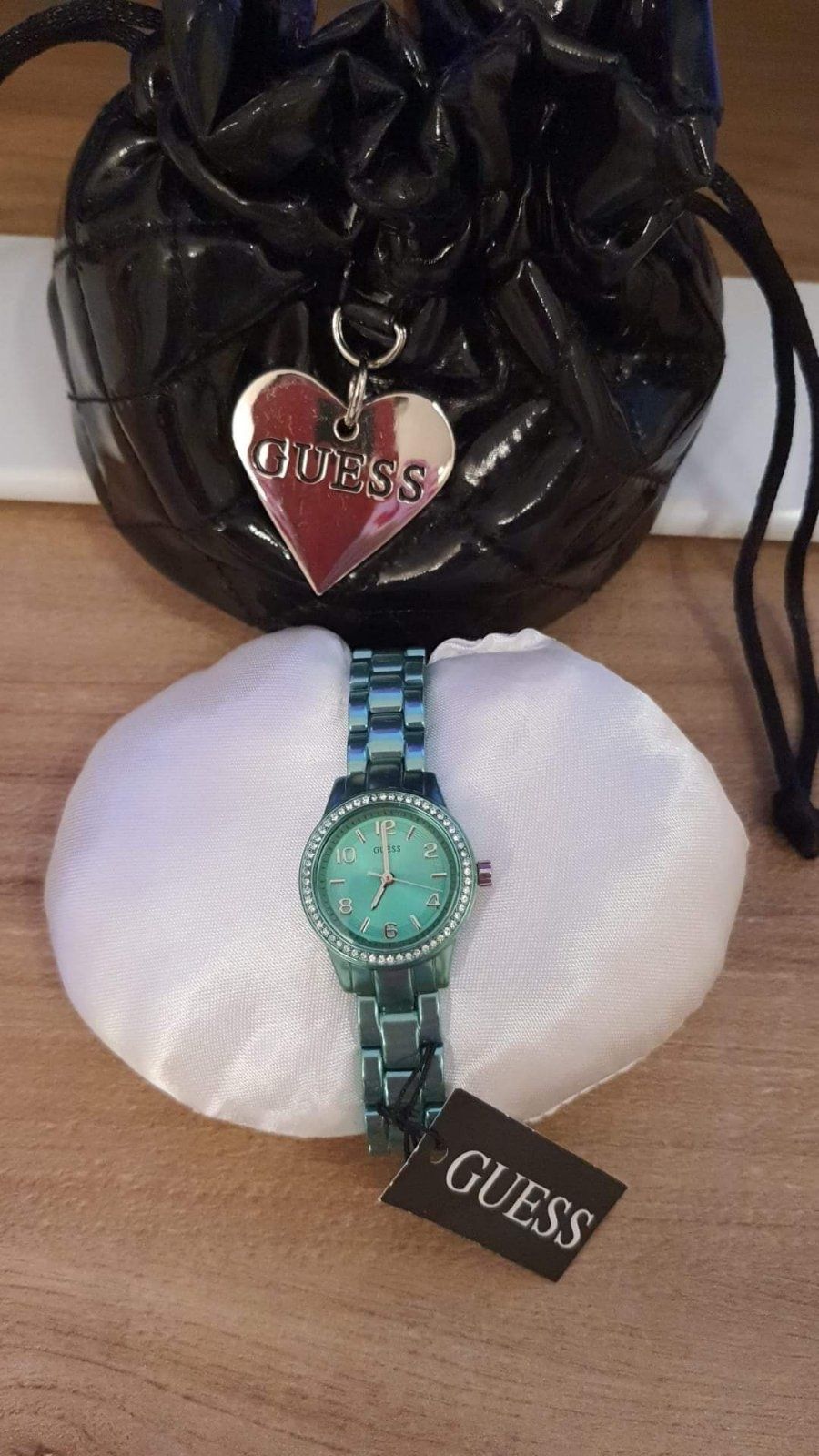 Дамски часовник GUESS