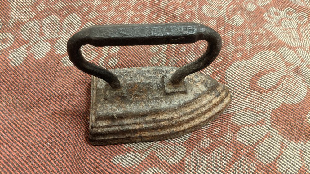 Утюг советский железный