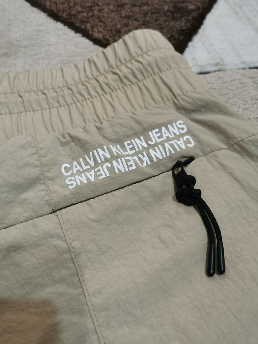 Pantaloni CK superbi