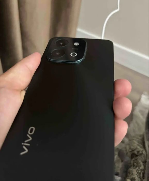 Vivo Y28 смартфон