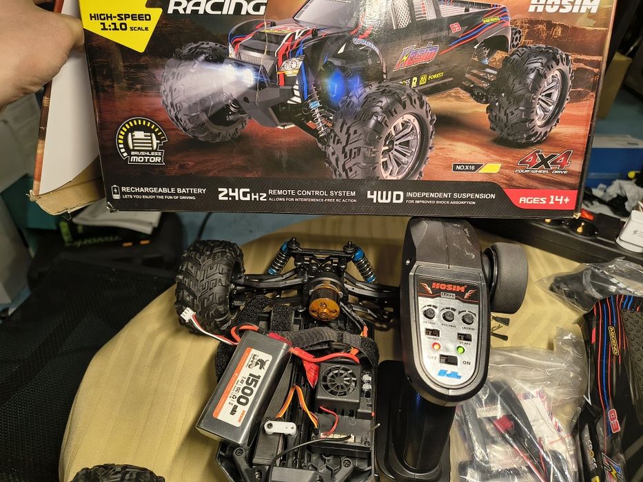 Hosim 1:10 Безчеткова дистанционно управляема кола, бърза 62+ км/ч RC