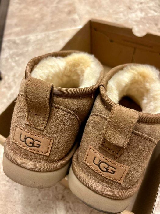 Дамски зимни ботуши UGG