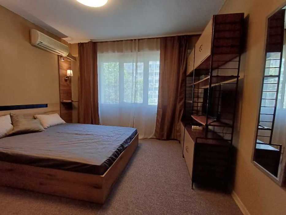 Дава се под наем Двустаен апартамент в Бургас, Славейков - 54 кв.м за 425 € - Снимка #1