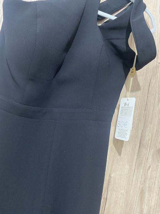 Salopetă elegantă de ocazie, nouă, mărimea M, pe un umăr