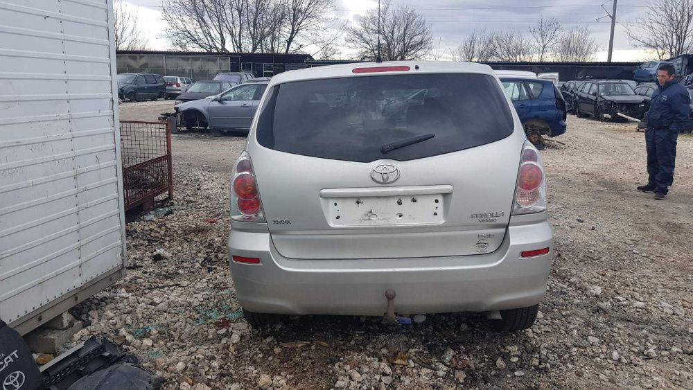 Toyota Corolla Verso 2.2 D-4D 2006г. на части