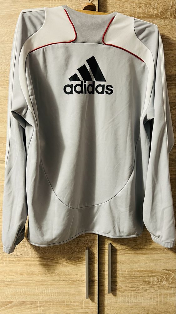 Bluza Adidas  Liverpool F.C. ( nu Nike, nu Puma, nu Reebok)