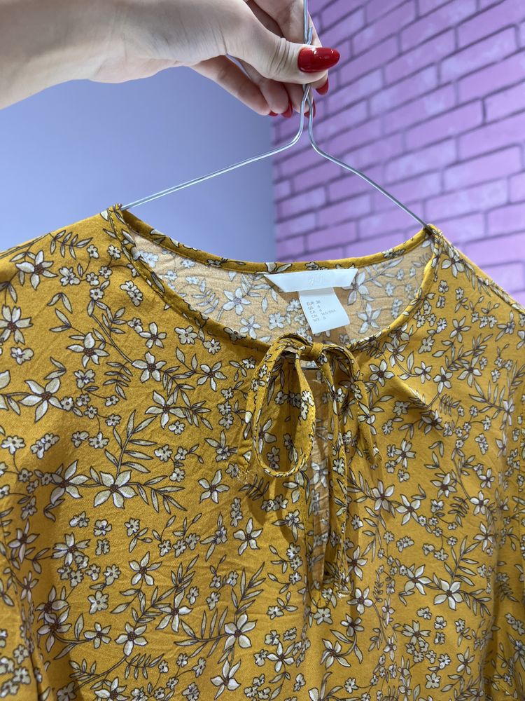 Женская блузка с цветочным принтом