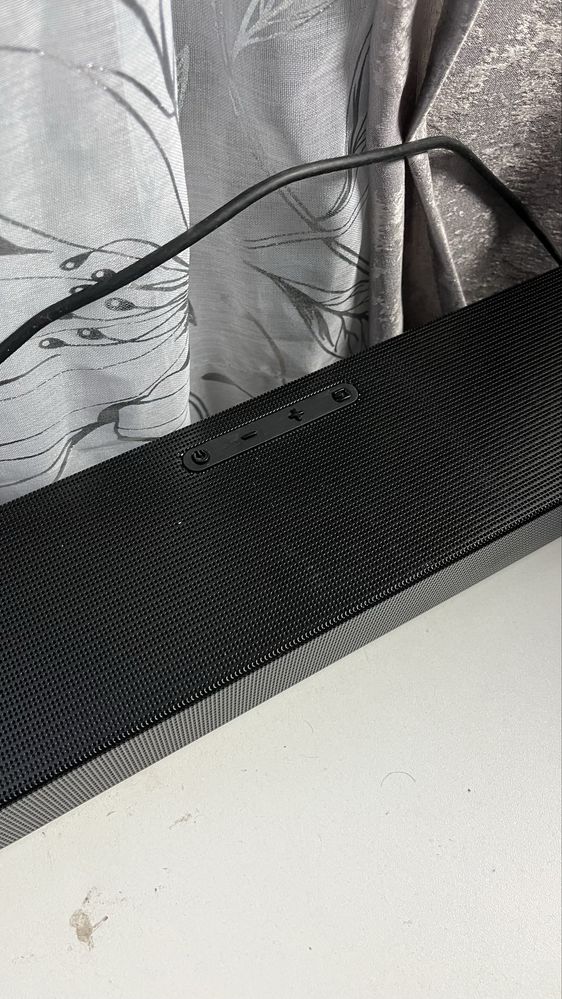 Саундбар Samsung HW-Q600B в идеальном состоянии