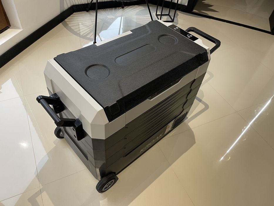 Vand frigide/congelator auto cu compresor!