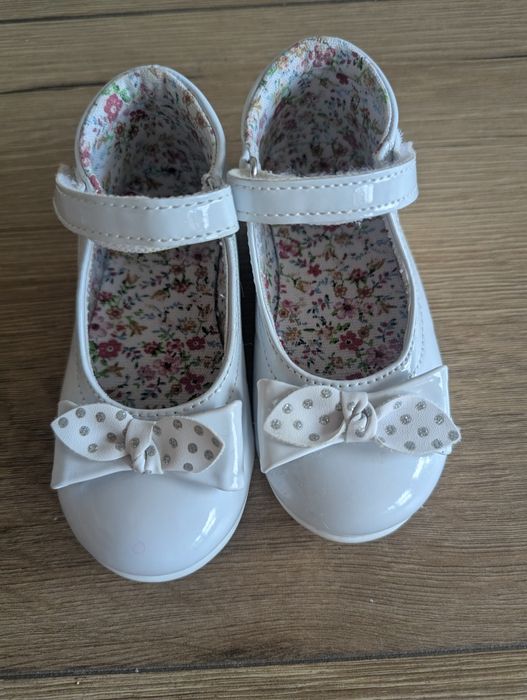 Детски официални обувки 22 номерр