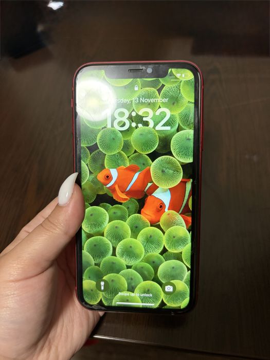 Продавам Iphone 11