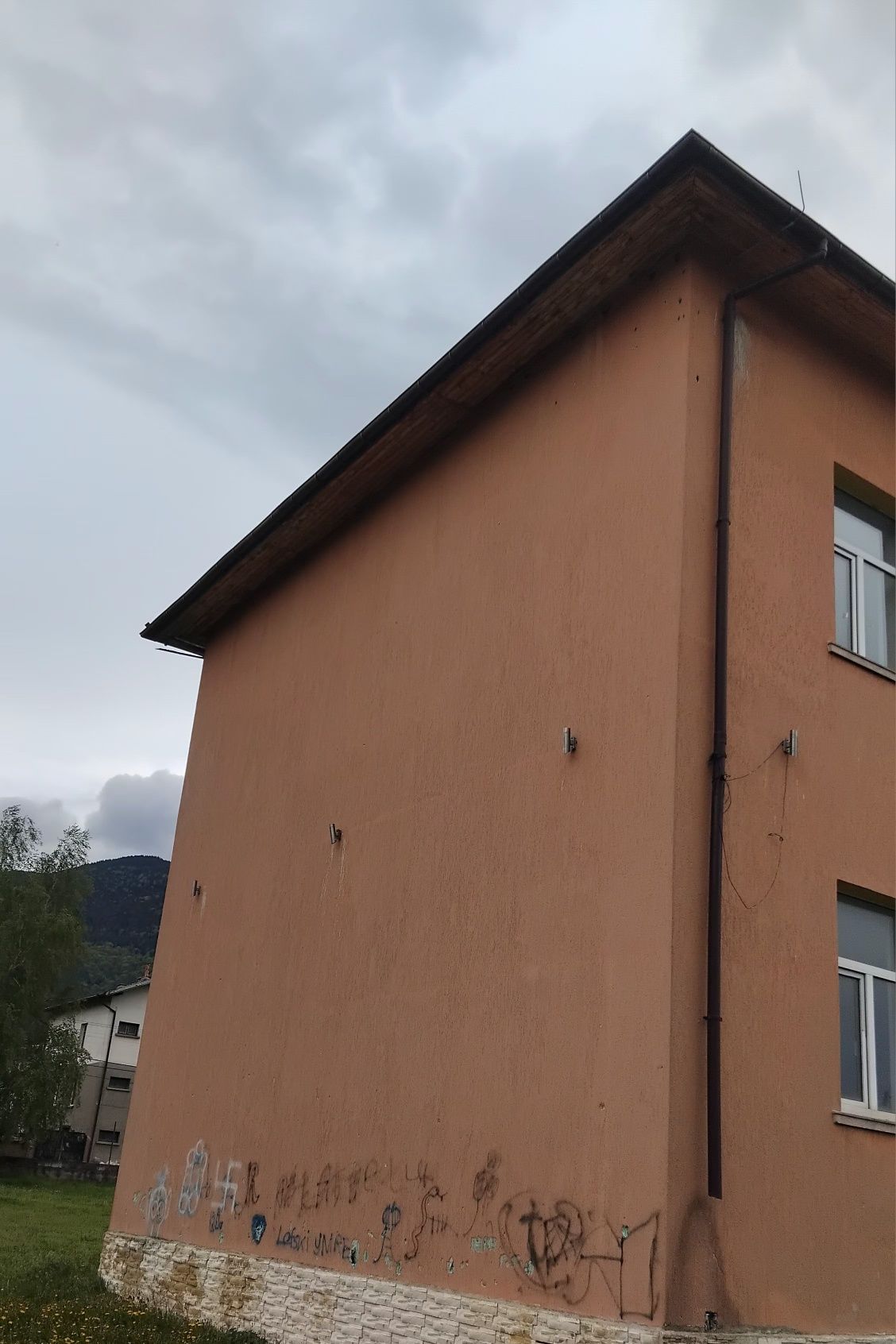 Продава сграда в гр.Сапарева баня