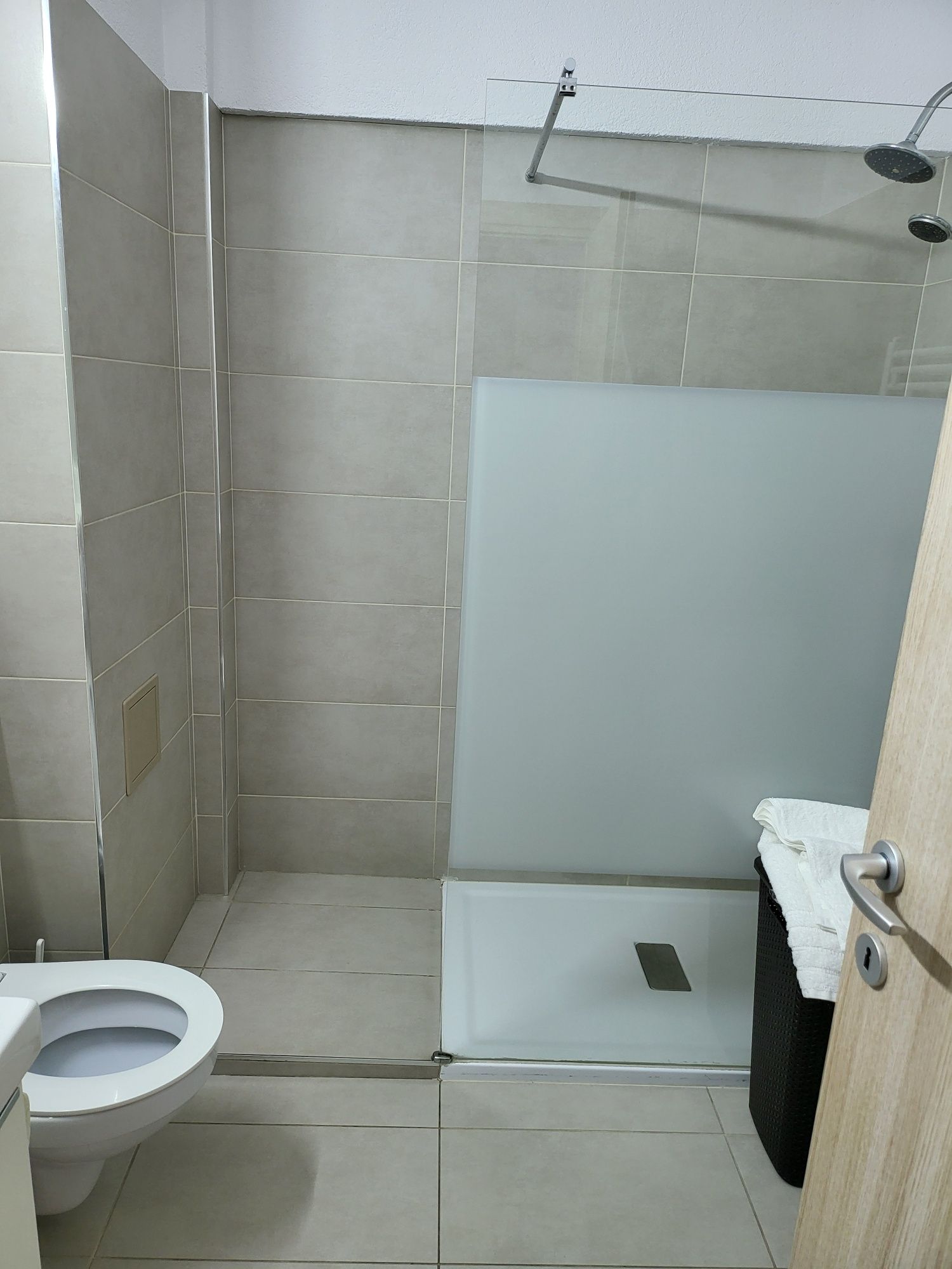 Vând apartament 2 camere,  complex Viva City