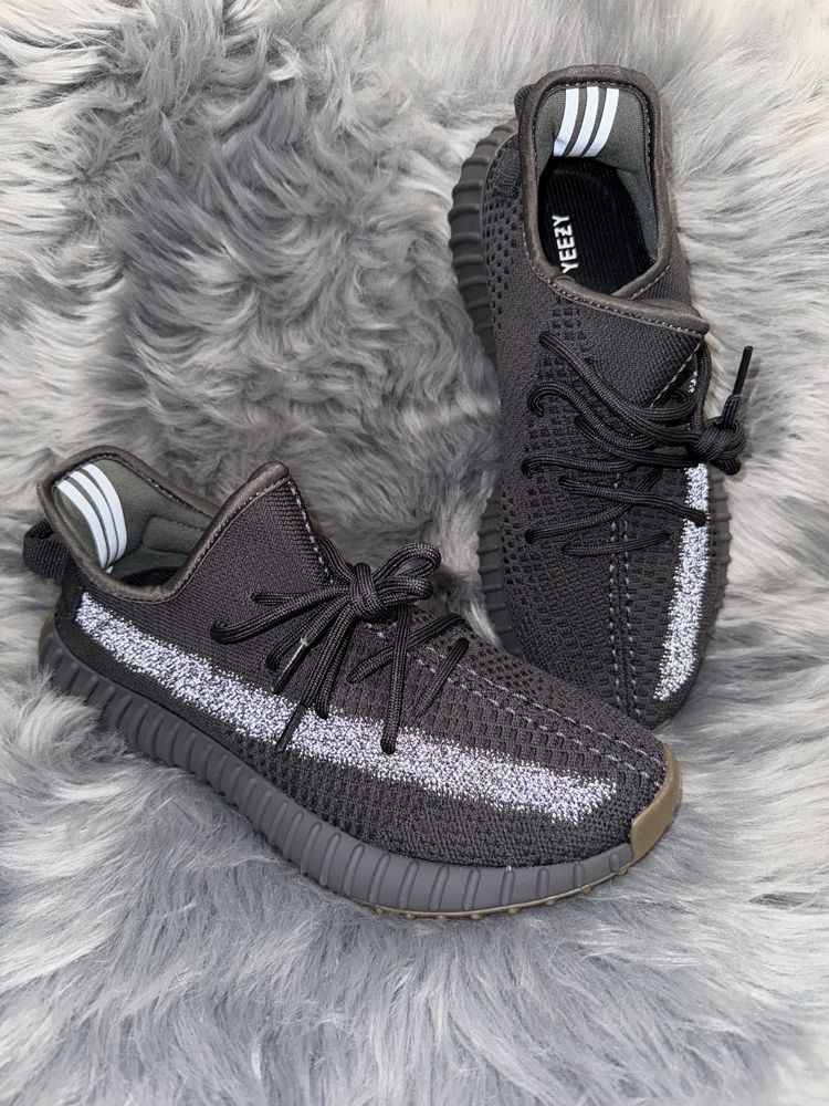 Yeezy 350 v2 Cinser Reflective