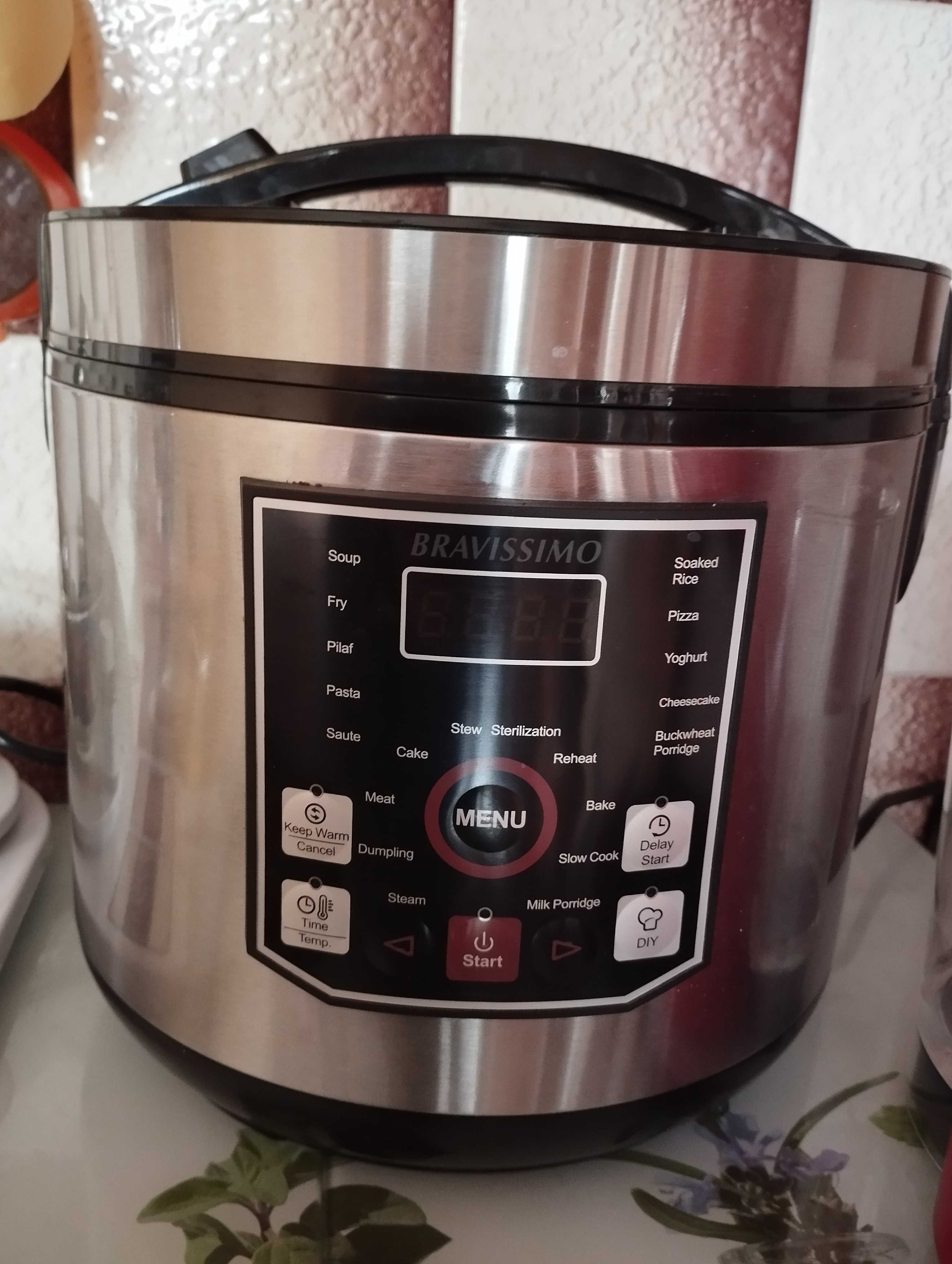 Продавам мултикукър Bravissimo