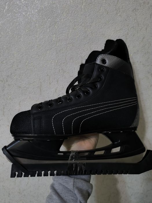 Продам отличные коньки, почти новые,, наточенные)