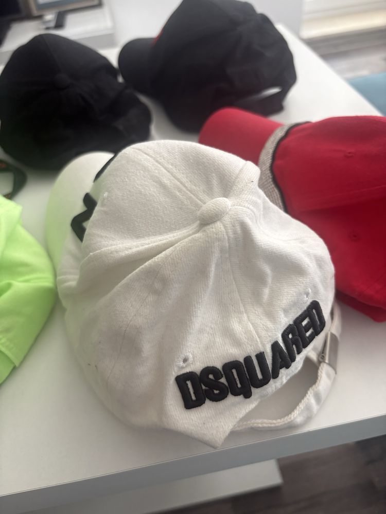 Шапки идиотки, с козирка, Nike, Dsquared , Under Armour