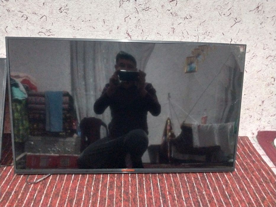 Телевизор 3 та 43. 32.