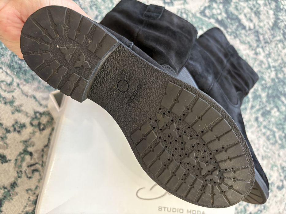 Ghete piele intoarsa Geox - mar. 37