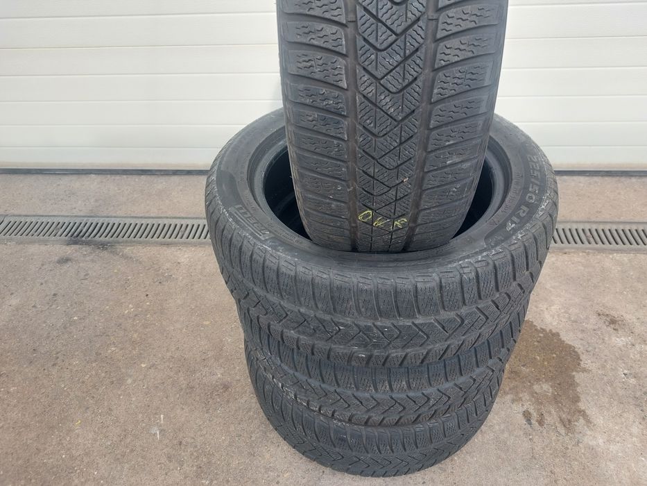 150 lei bucata! Set anvelope M+S/IARNA 225 50 17 Pirelli