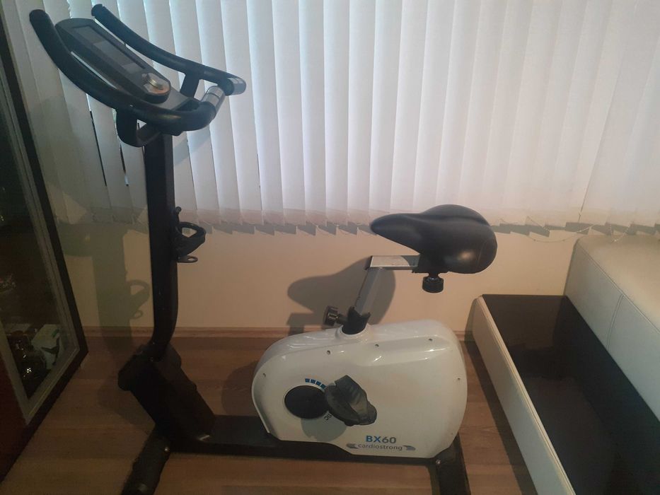 продавам велоергометър cardiostrong