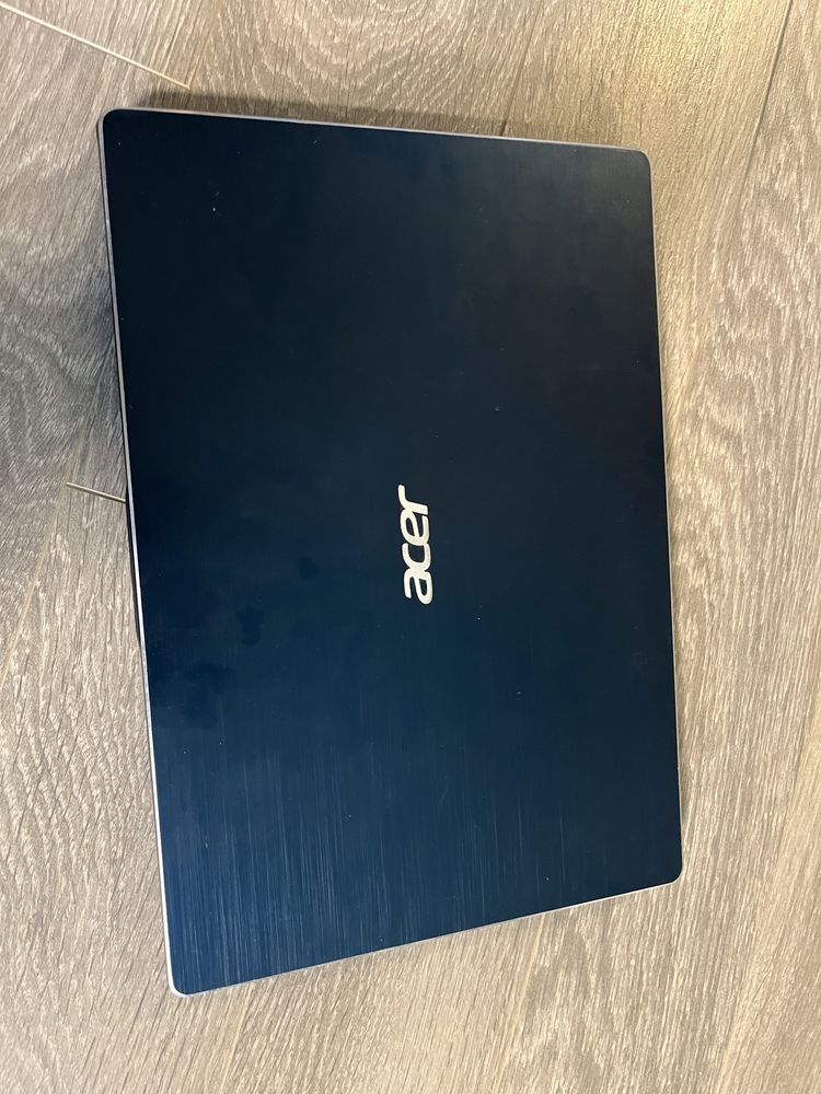 Acer SF314-54 - Ecran fullHD 14inci - nu porneste