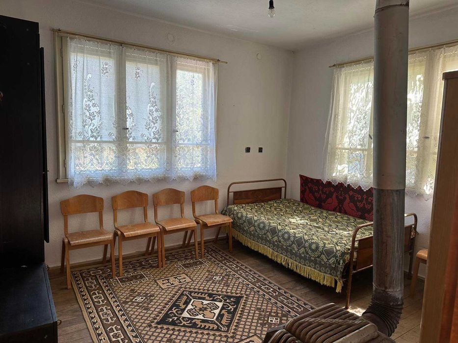 Къща в троянския балкан