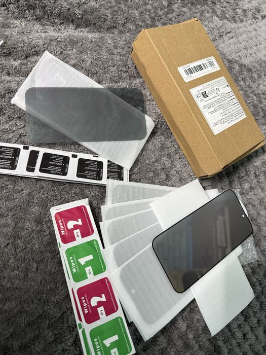 Защитный стекла на айфон 16 . 11 штук