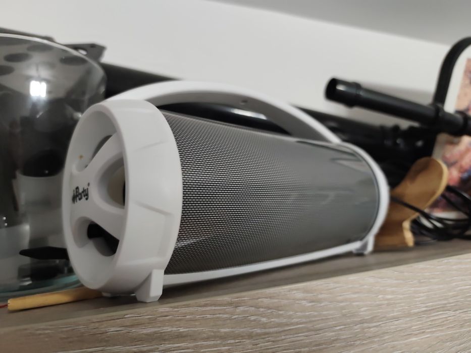 Boxa cu microfon bluetooth