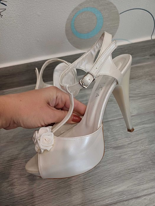Pantofi cu toc Mireasa
