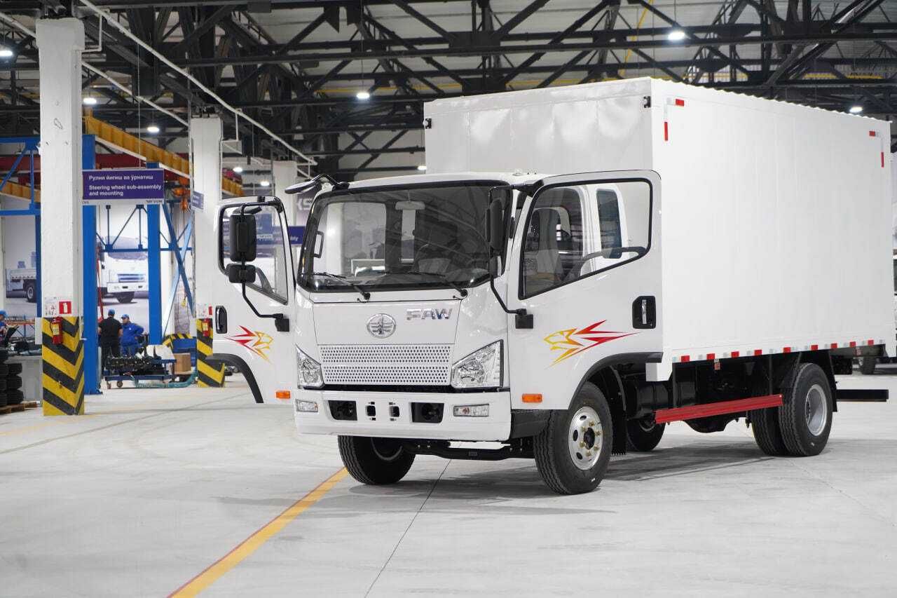 Сотувда мавжуд!Автофургон цельнометаллический FAW Tiger VH VUM1110 4x2