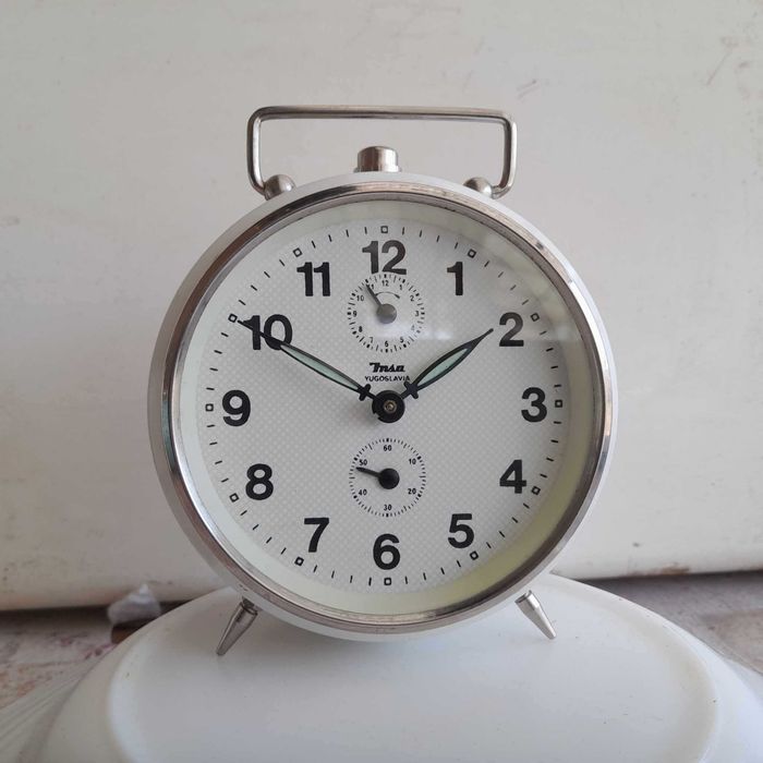 Ceas de masa desteptator - mecanic JNSA fabricat in Yugoslavia.