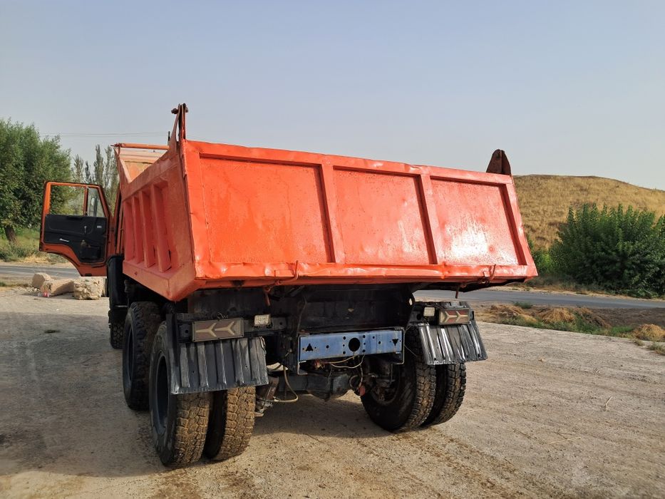 Kamaz ishlab turibdi