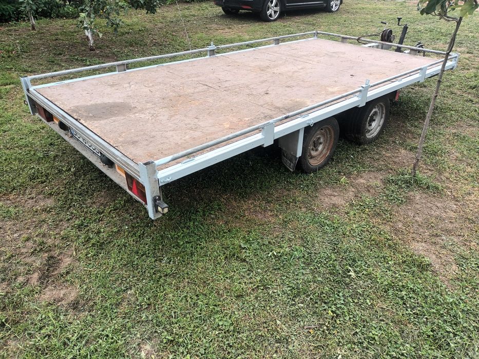 Inchiriez platforma 2700 kg