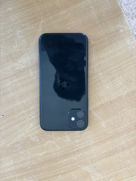 iPhone 11 в хорошом состояние