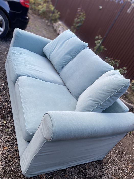 Canapea IKEA din  catifea verde mentol