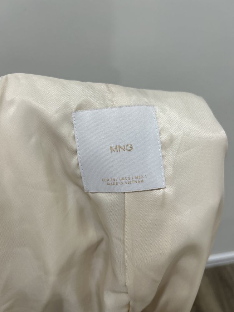 Пиджак Mango 5000тг
