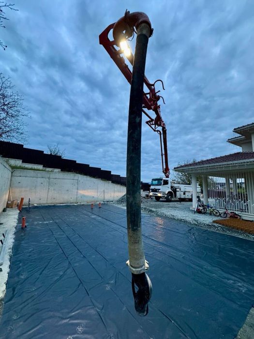 Inchiriez pompa de beton cu brat elefant autopompa Putzmeister M24